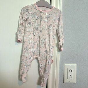 Magnetic me pink woodland footie